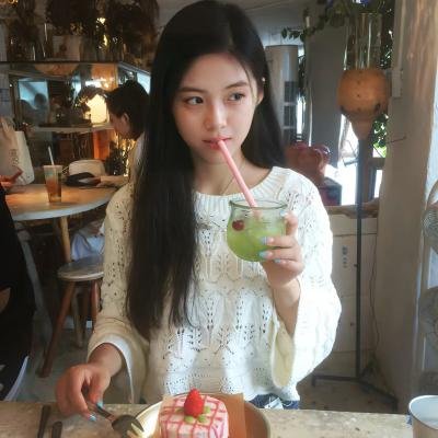轻拍翻转小魔女封面