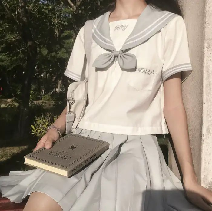 杜芭莉女士封面